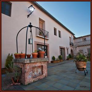 Masía de San Juan - Casas número 2 y 4, con piscina en masía fortificada