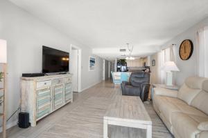 Beach View - Balcony - 3b 2b - Beach Place #405