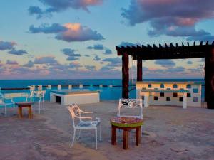 Casa Cielo 2 Bedroom Oceanfront Villa