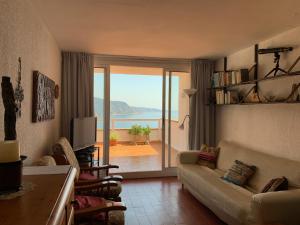 ⭑ Terrace + Sea views + Private Beach. What else? ⭑