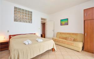 1 Bedroom Nice Apartment In Saplunara 
