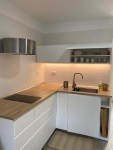 Estudio en los Cristianos. Ubicación ideal.