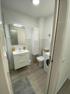 Estudio en los Cristianos. Ubicación ideal.