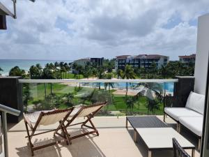 Mareazul Luxury ocean view penthouse and private beach club