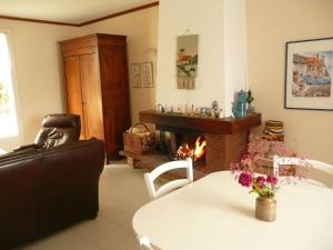 Maisons de vacances Holiday Home in Treompan near Sandy Beaches : photos des chambres