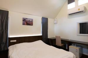 Young Coconut Garden Home Resort