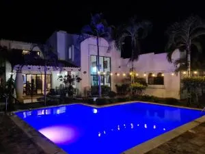 Casa del Arte, a luxury beachfront villa with private pool - Masica