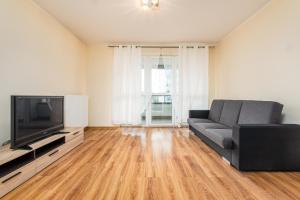 Al Krakowska 291A by Homeprime