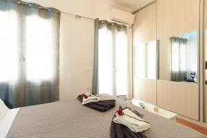 Luxury Lake View Center House