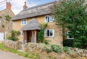 Vicarage Cottage - Powerstock