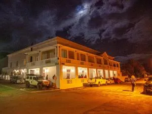 Karoo Art Hotel - Ladismith