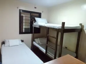 RedDoorz @ JJ & KAYE APARTMENT - Camiling