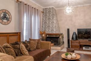 Laurel Heights Apartment