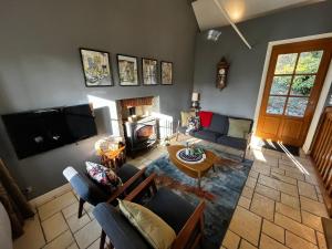 Charming Cottage in Chateau les Roches gardens