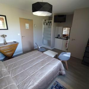 Hotels Domaine de Bertheauville : Chambre Double