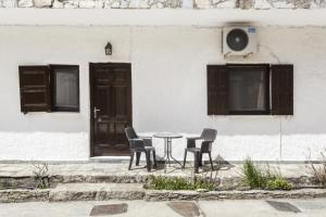 #10 Despina Studios Kastanies Raxes Ikaria