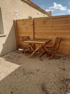 Maisons de vacances LES GITES DU LAUZON : Maison 1 Chambre