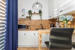 Blue Wave Apartment by Renters