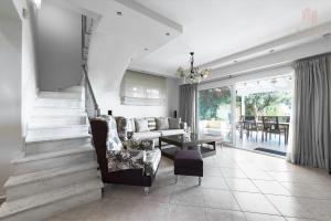 Breathtaking Villa, Nilie Hospitality MGMT