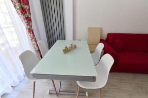 Redmarine Apartment- Spa n Pool resort- parking