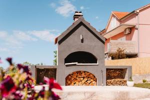Guest house "The View" - with a pool