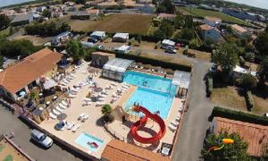 Maisons de vacances Bungalow de 3 chambres a Bretignolles sur Mer a 800 m de la plage avec piscine partagee et terrasse amenagee : photos des chambres