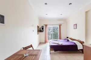 Raxes Kastanies Despina Studios # 4 - Manganítis