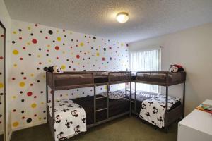 *Disney-15min away* Magical Mickey themed condo