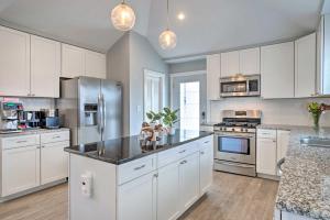 Family-Friendly Home Near Noblesville Square!