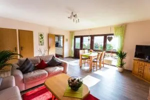 Ferienwohnung Zöll-Wedra - Starkenburg