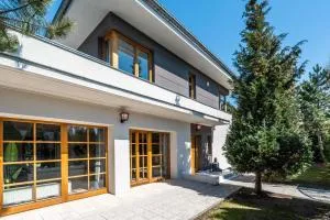 Serenity Prague Villa with garden jacuzzi - Šatalka