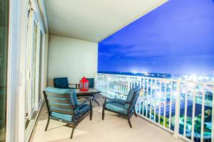 Laketown Wharf 1136 By Aneliya