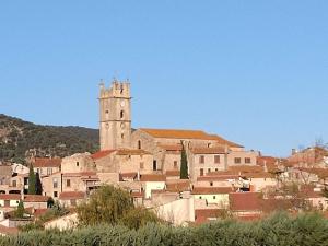 Maisons de vacances Les Ecuries, traditional stone farmhouse with pool : photos des chambres