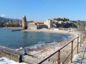 Maisons de vacances Les Ecuries, traditional stone farmhouse with pool : photos des chambres