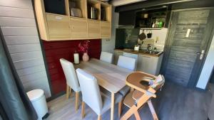 Chalets Domaine Vallon des Ocres : photos des chambres