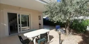 Villetta Federico climatizzata con giardino privato - Tungoni