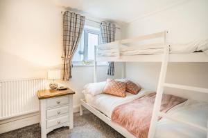 76A Mackworth Road
