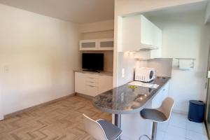 HENRI CAMILLE REAL ESTATE - Latour - Studio 150m Martinez