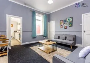 Luke Stays - Nora Street - 霍顿利斯普林