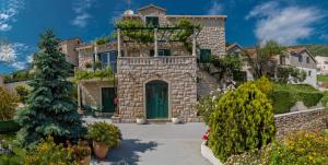 Room in Bol with terrace, air conditioning, WiFi 3758-4