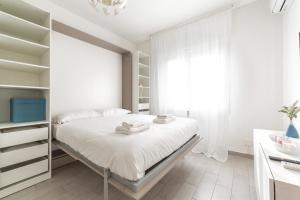 GuestHost - Piazza Tripoli Bright Apartments