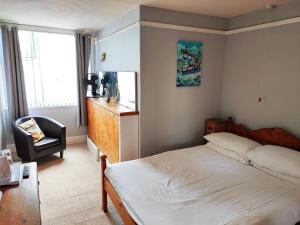 Triple Room with Bathroom room in St Breca