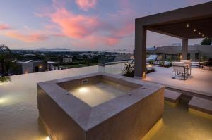 Maravilla Luxury Living