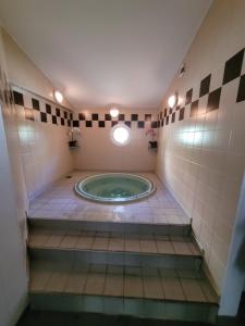 Appartements A 500 metres des plages et du port du brusc, Les terrasses des embiez avec piscine et spa : photos des chambres