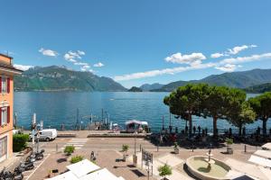 Triple Room with Balcony and Lake View room in Hotel Garni Corona