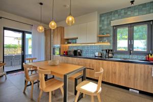 Luxury Villa Ebellina by PosarelliVillas