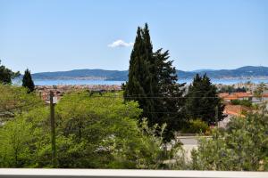 White Hill Apartment