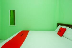 RedDoorz Syariah near Monumen Jogja Kembali