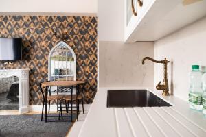 City CentreIn One Apartment by BookingHost