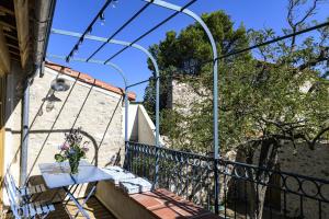 Maisons d'hotes LA MAISON DU CHATEAU : Appartement avec Terrasse